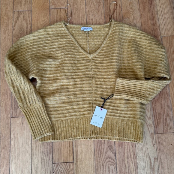 NWT Sincerely Jules Mustard Yellow Sweater - Picture 3 of 3